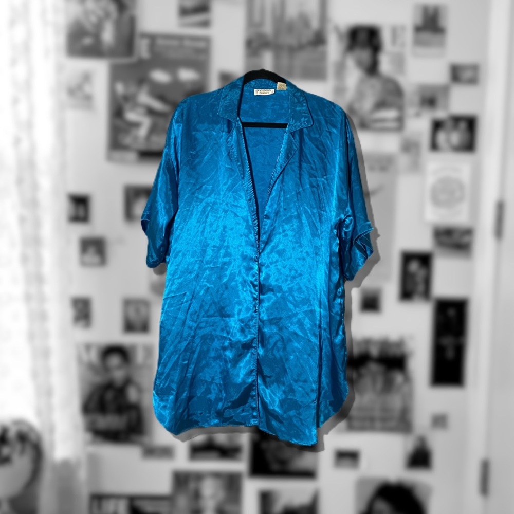 VINTAGE VICTORIA’S SECRET- Sleep Shirt/Dress💙